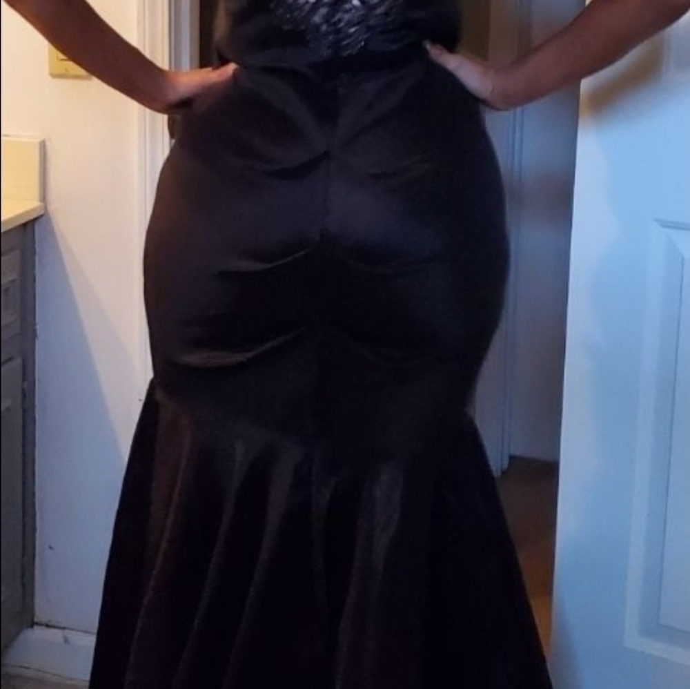 Elegant Black Evening Gown